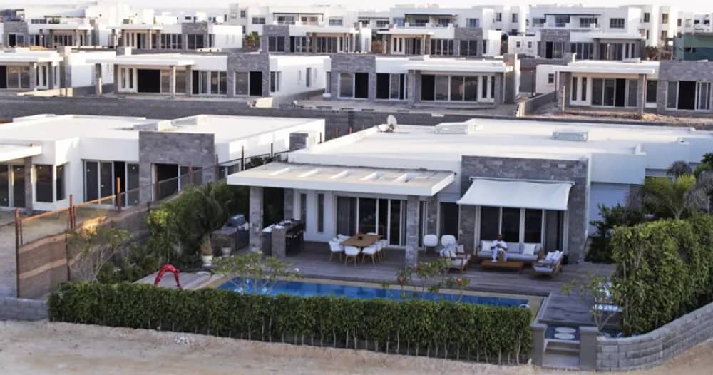 8 Almaza Bay