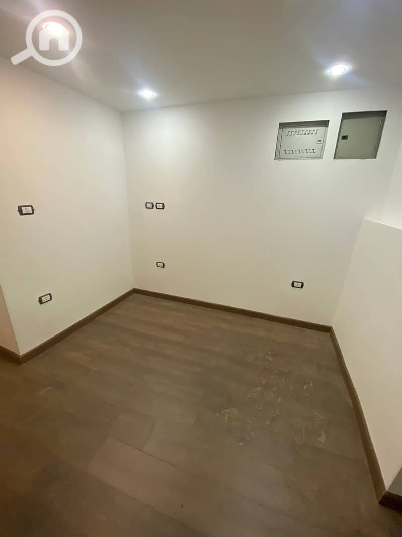 Office for sale 170m ground floor with private entrance in Garden City - Fler