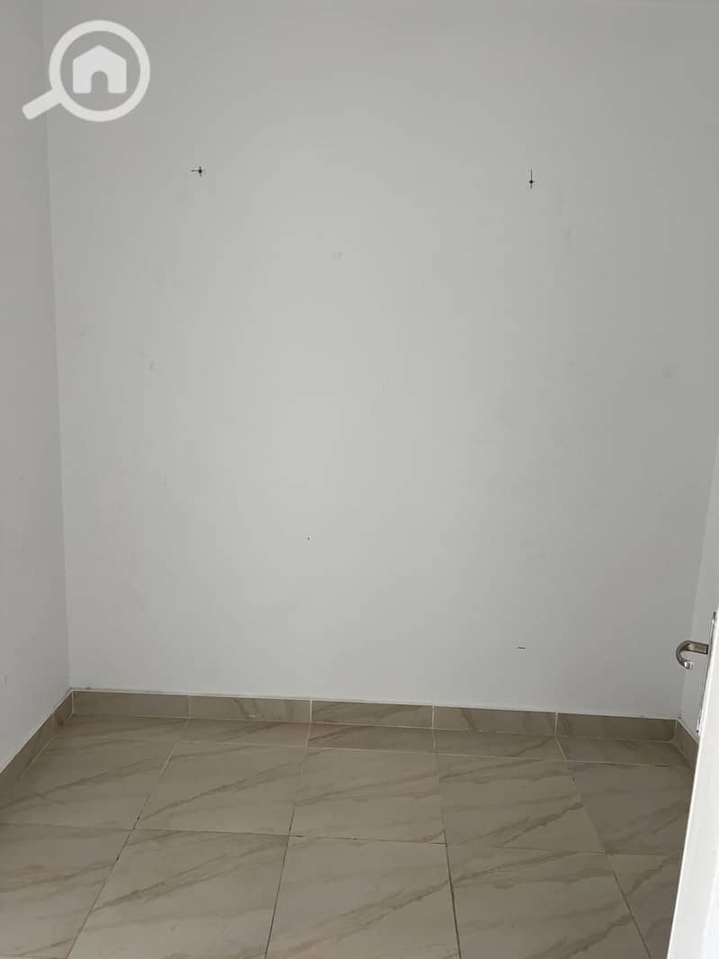 7 1000692744. jpg