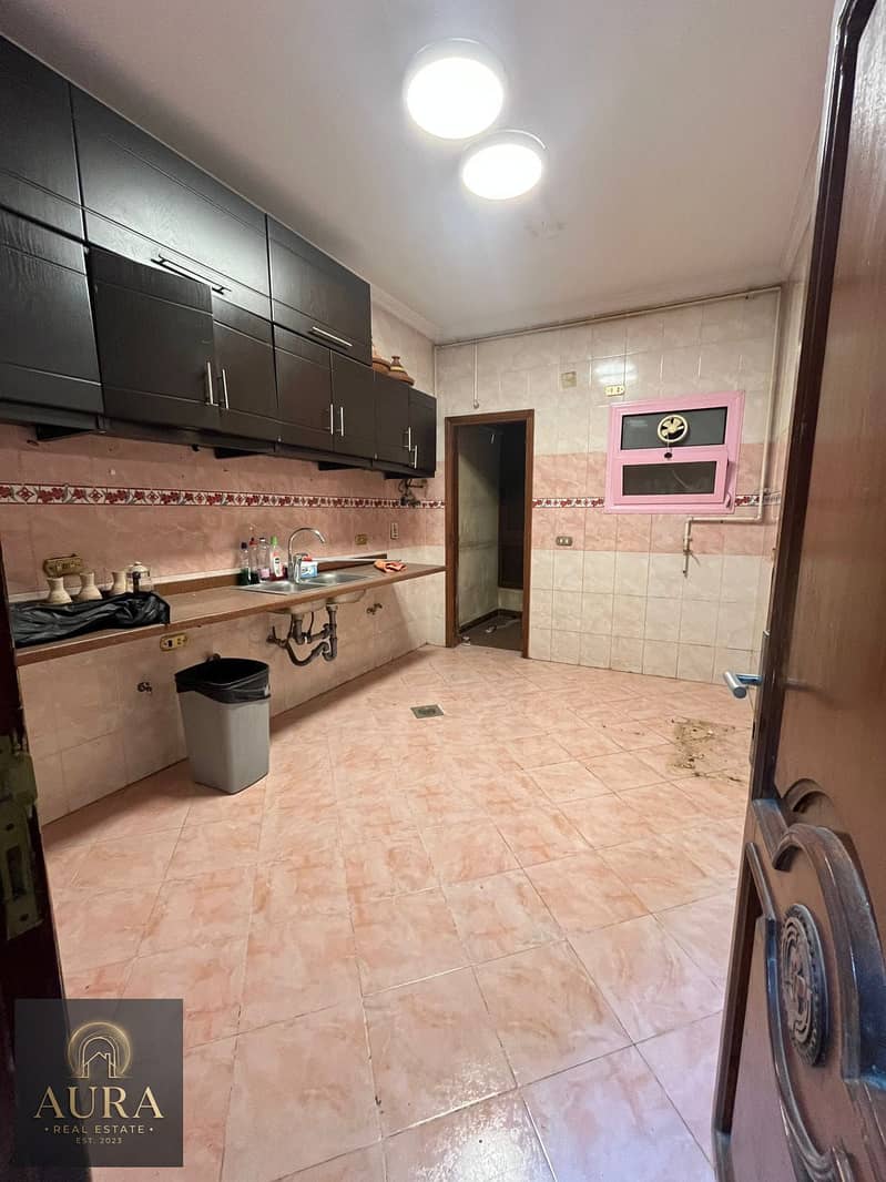 200 sqm Apartment for Sale in Fifth District | Facing Katameya Heights | New Cairo - Widok 3