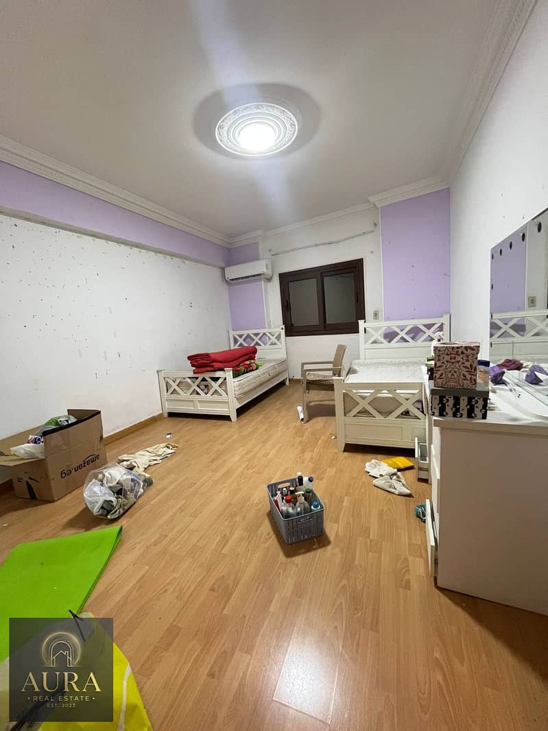 200 sqm Apartment for Sale in Fifth District | Facing Katameya Heights | New Cairo - Widok 4