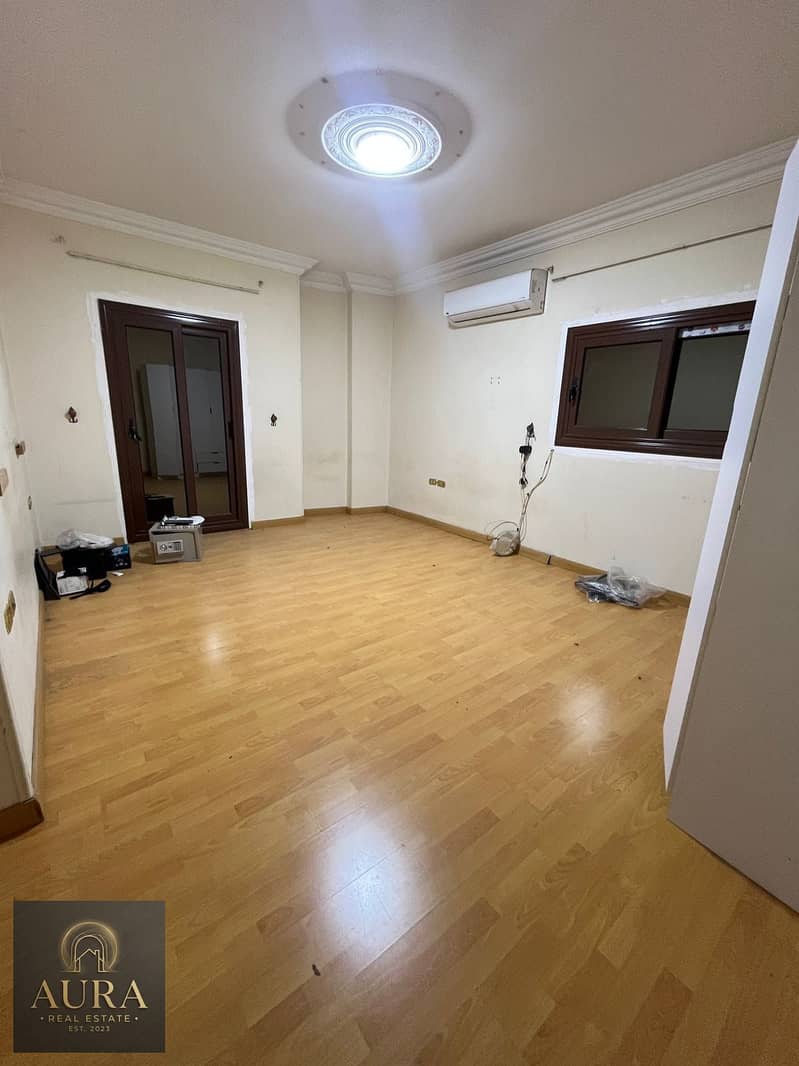 200 sqm Apartment for Sale in Fifth District | Facing Katameya Heights | New Cairo - Widok 6