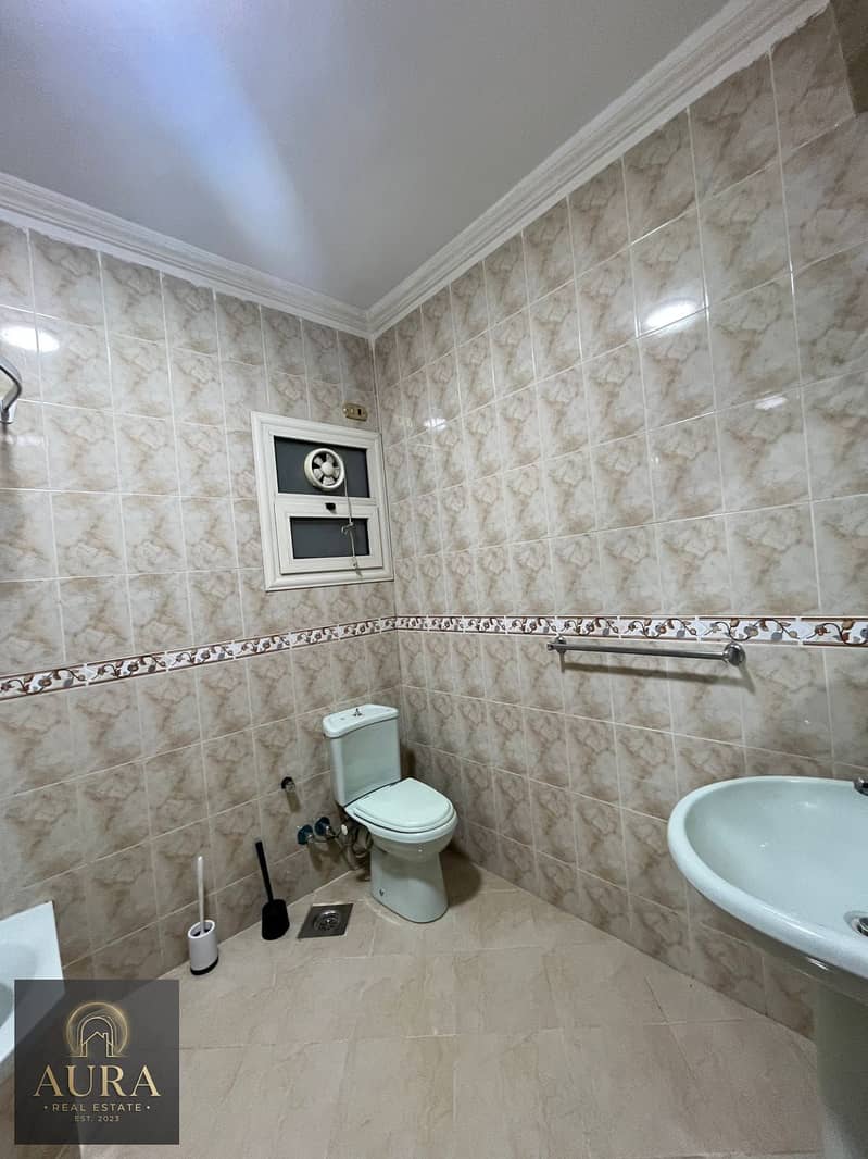 200 sqm Apartment for Sale in Fifth District | Facing Katameya Heights | New Cairo - Więcej