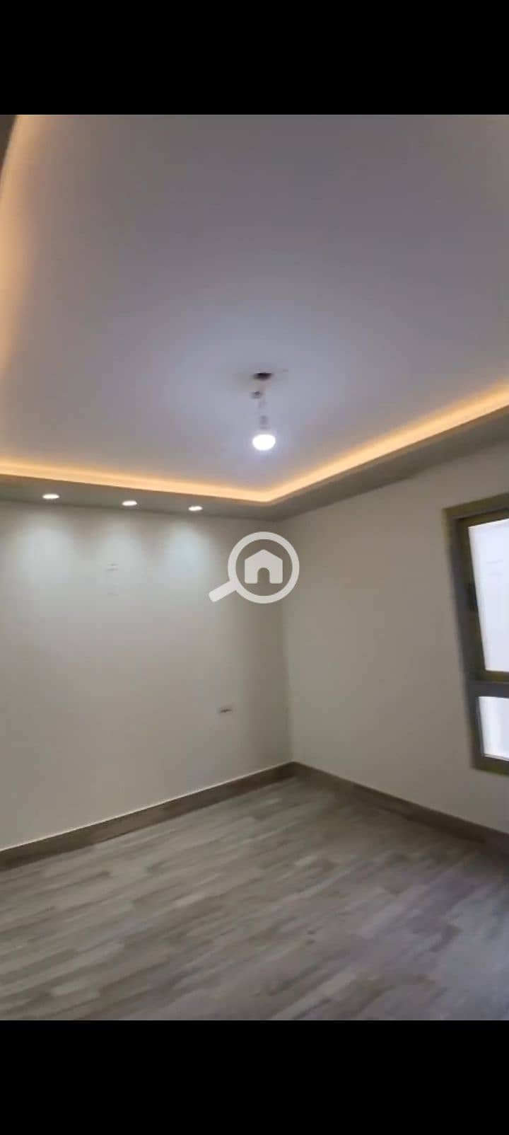 24 1000383545. jpg