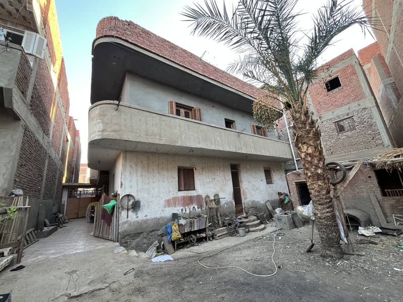 منزل ٤٤٠ متر للبيع دورين + جنينه منزل ٤٤٠ متر للبيع دورين + جنينه
