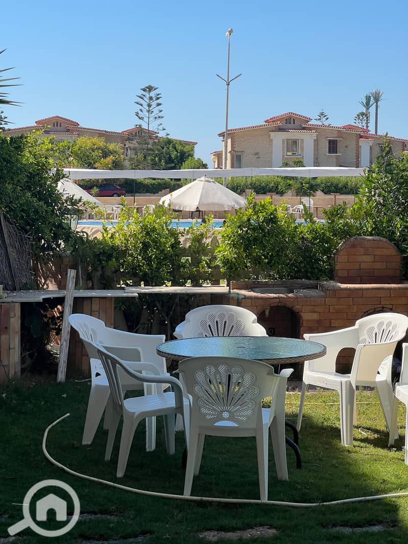 Ground floor chalet for rent directly on the swimming pool - Więcej