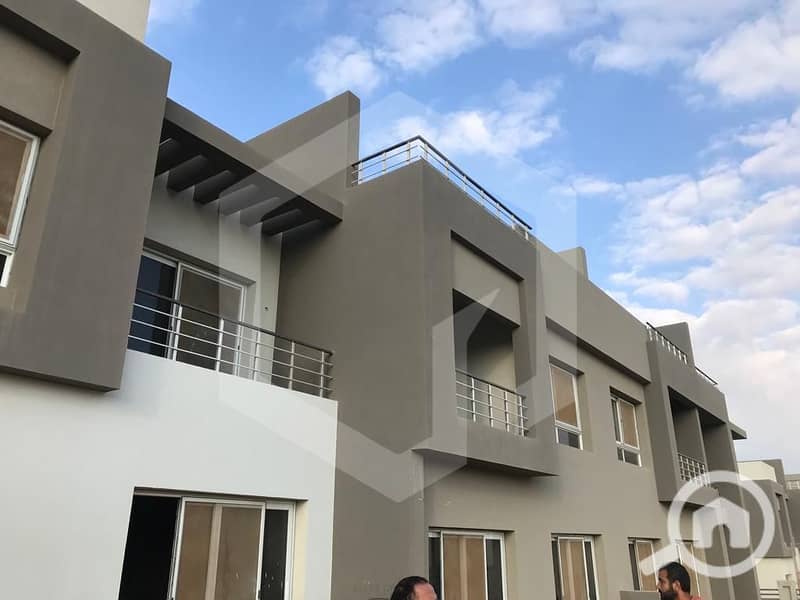 Townhouse Corner Ready To Move with a Private Garden for sale in Etapa, City Edge, El Sheikh Zayed . . . . . . . . . . . . . . . . . . . . . - Aanzicht 2