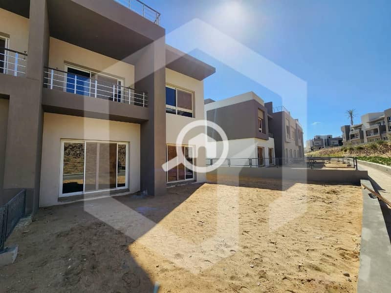 Townhouse Corner Ready To Move with a Private Garden for sale in Etapa, City Edge, El Sheikh Zayed . . . . . . . . . . . . . . . . . . . . . - Aanzicht 5
