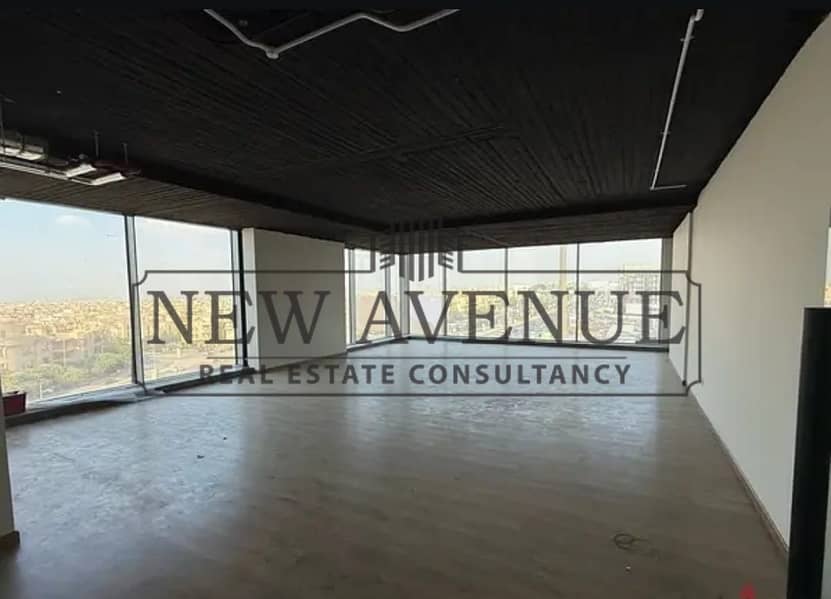 Corner Office Direct On 90 Street at Granoy Panorama View – pohled 6