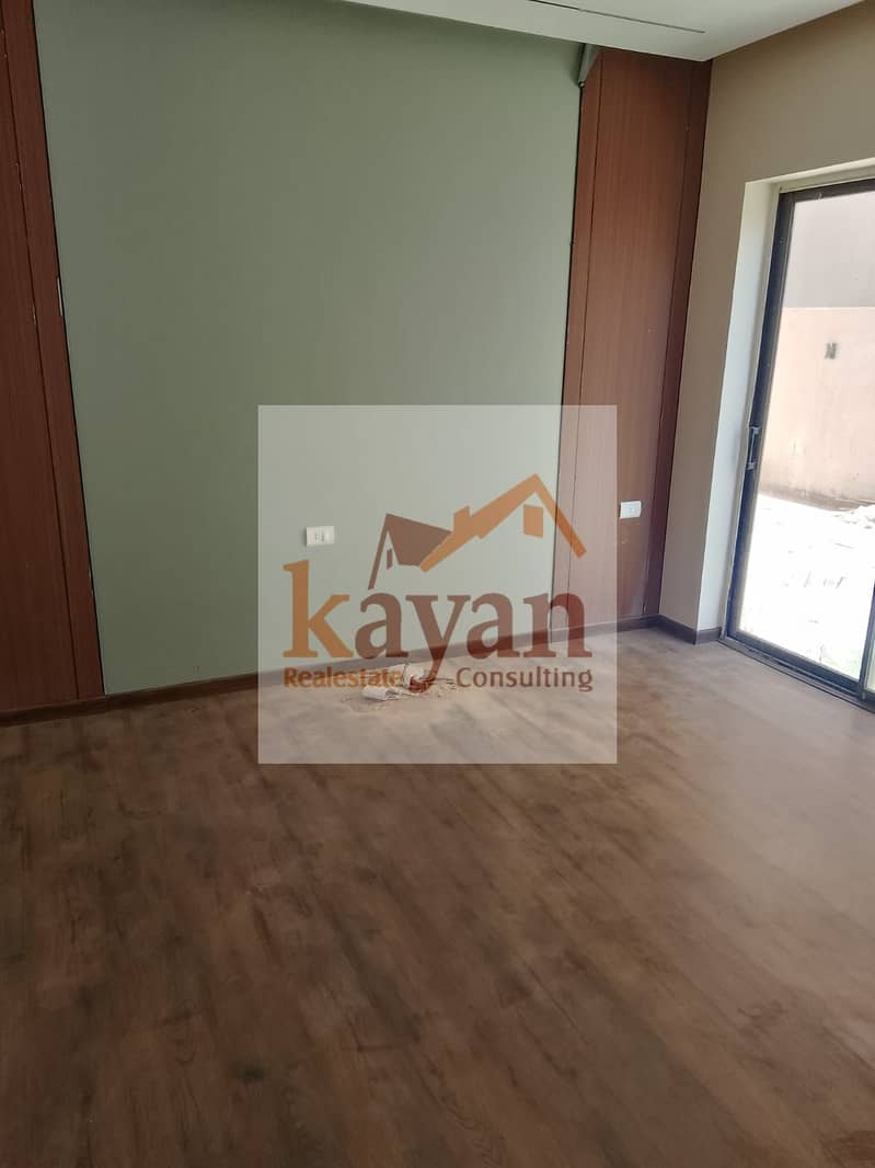 4 73fb95bc-0e2b-4acc-a1ed-fdc9484fb793. jpg