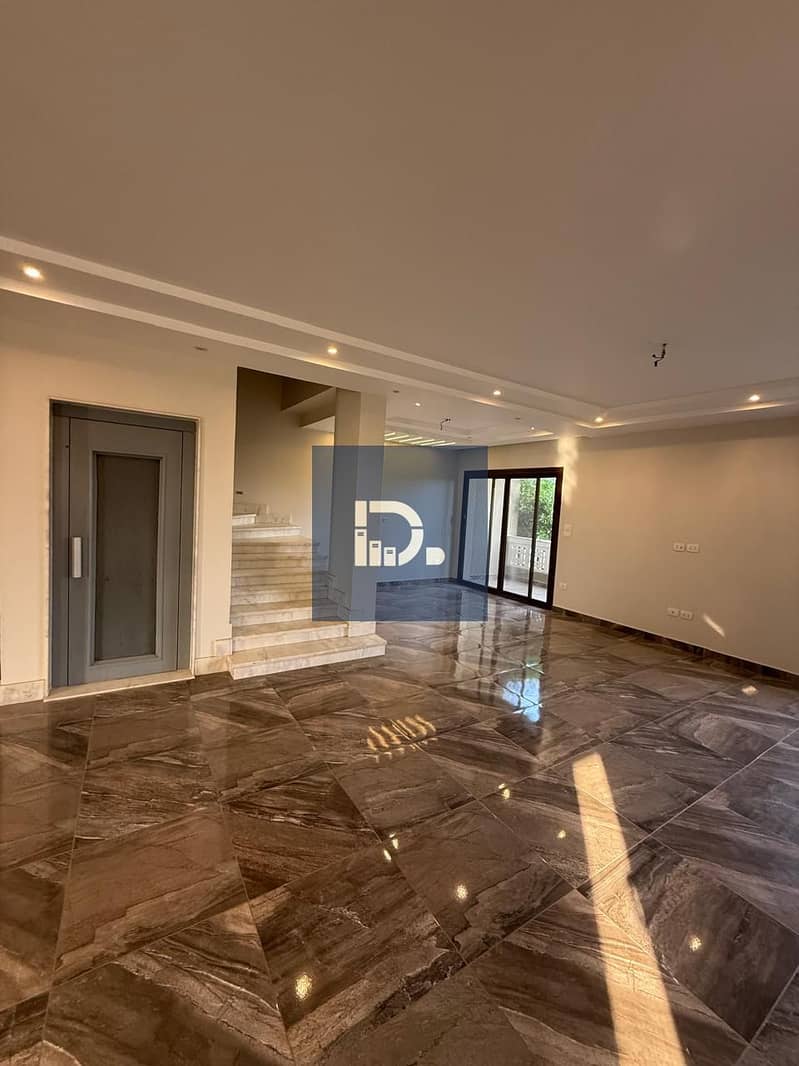 For sale, an ultra super luxurious twin house with an internal elevator for sale in Green 4 Compound in the Eastern Expansions next to Palm Hills. - Ansicht 5