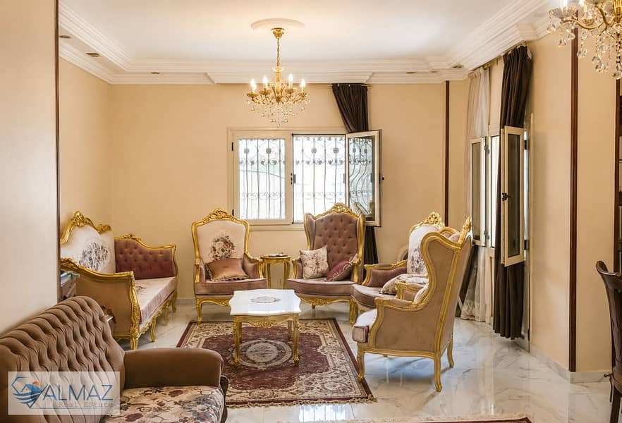 A fully furnished, high-end apartment available for immediate occupancy in Neighborhood 11, in the heart of the First Settlement. It boasts a prime, s - Vista 2