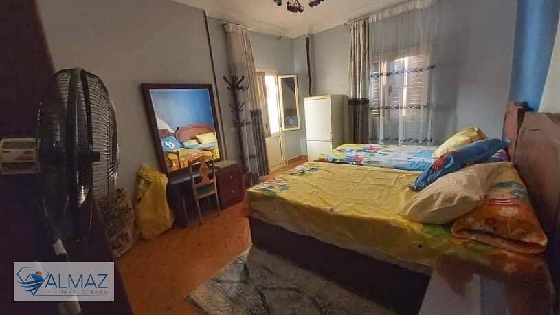 A fully furnished, high-end apartment available for immediate occupancy in Neighborhood 11, in the heart of the First Settlement. It boasts a prime, s - Vista 3