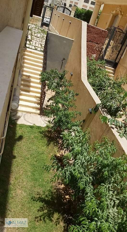 A fully furnished, high-end apartment available for immediate occupancy in Neighborhood 11, in the heart of the First Settlement. It boasts a prime, s - Vista 5