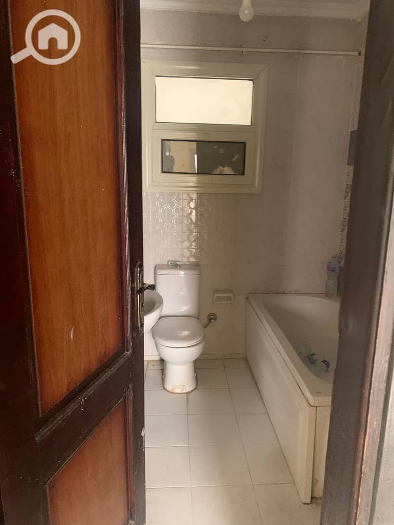 For sale, an apartment in Dar Misr Compound, Al-Qarnfal, New Cairo, close to Al-Rehab, the Eastern Market, the Attorney General's office, and New Cairo Security Directorate. - Vista 5