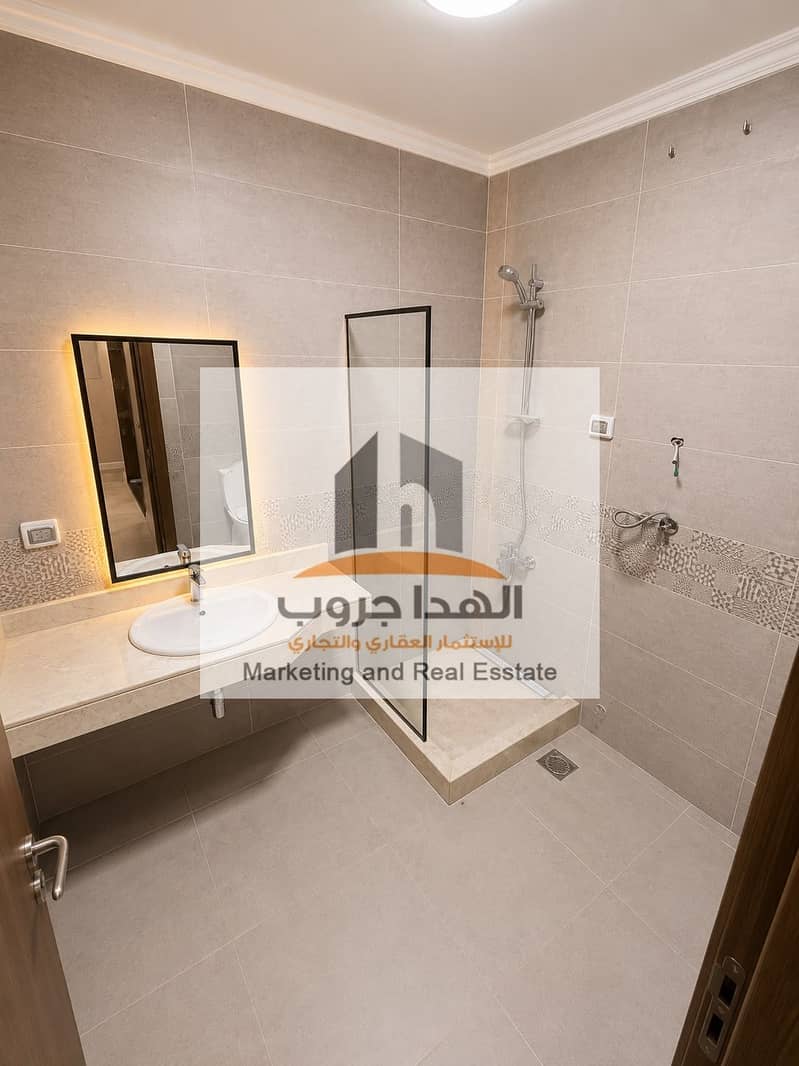8 aedc8be3-423a-4eed-a60e-916846542a9e. jpg