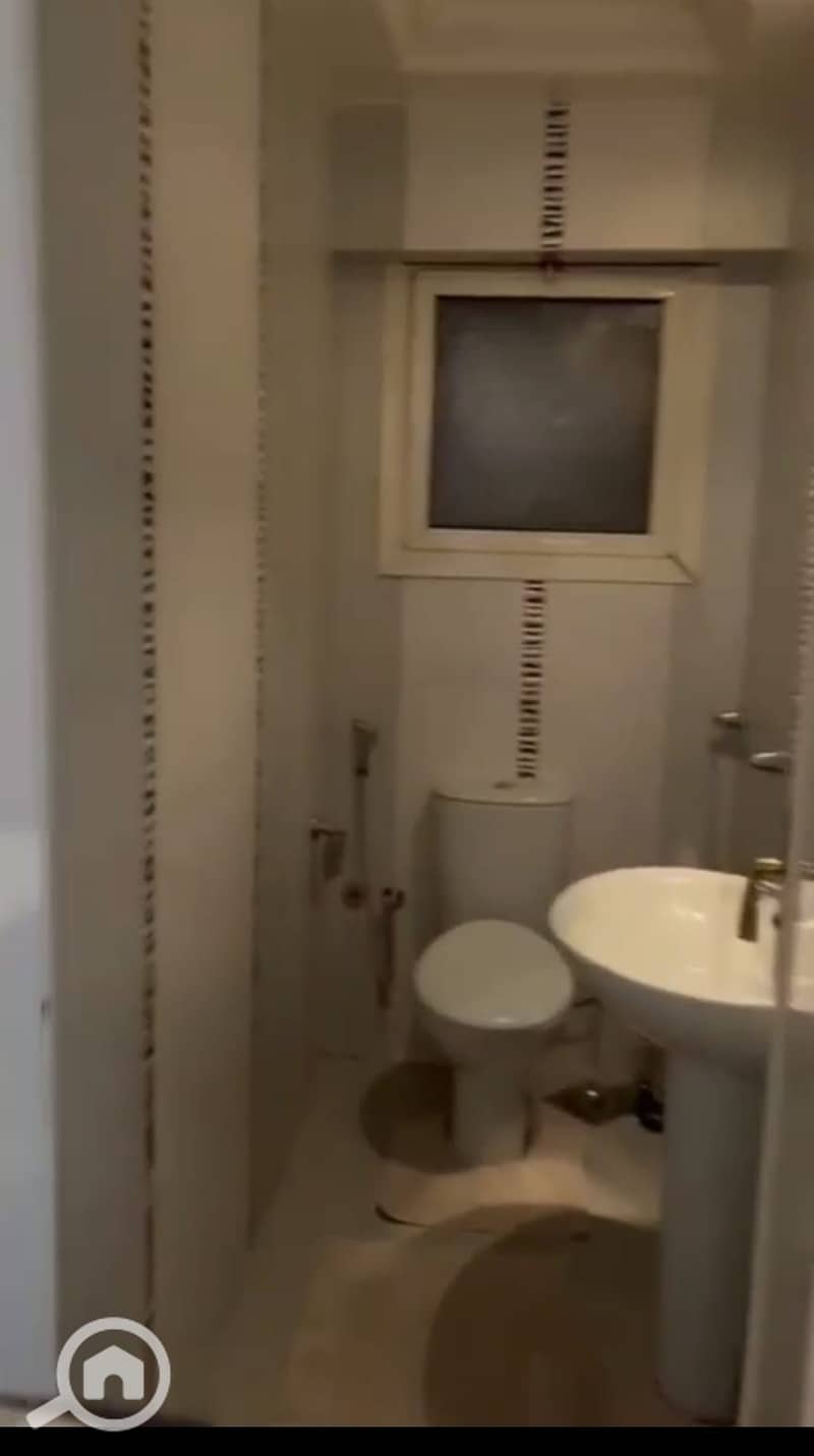 7 1001037744. jpg