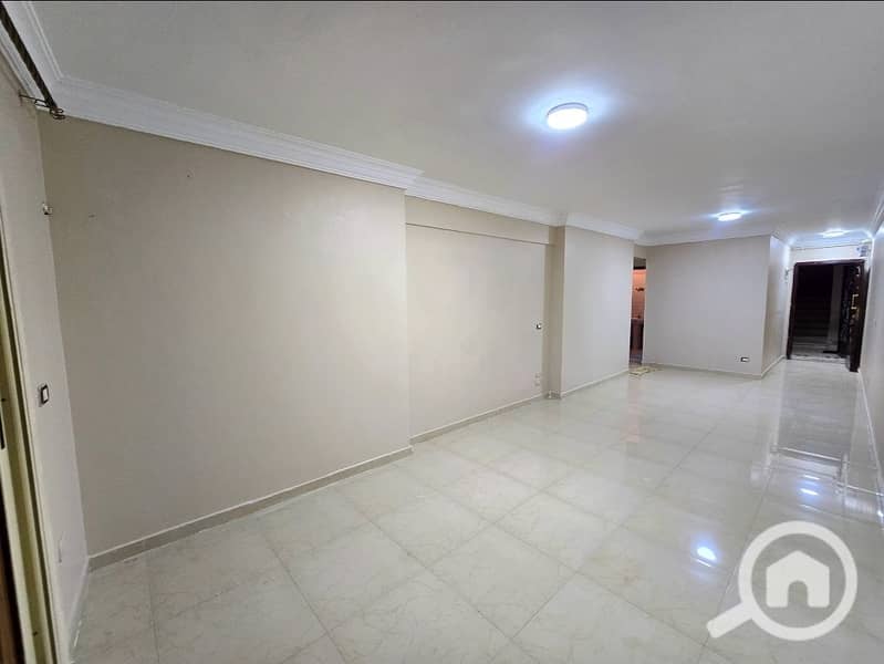 Apartment for rent in Glem for 15,000 with a size of 3 rooms, 2 bathrooms, and 2 receptions in a new building on a main street. – pohled 5