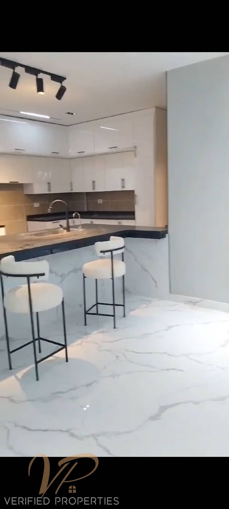 8 349523. jpg