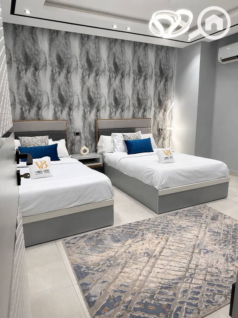 16 Double room 1 entrance . PNG
