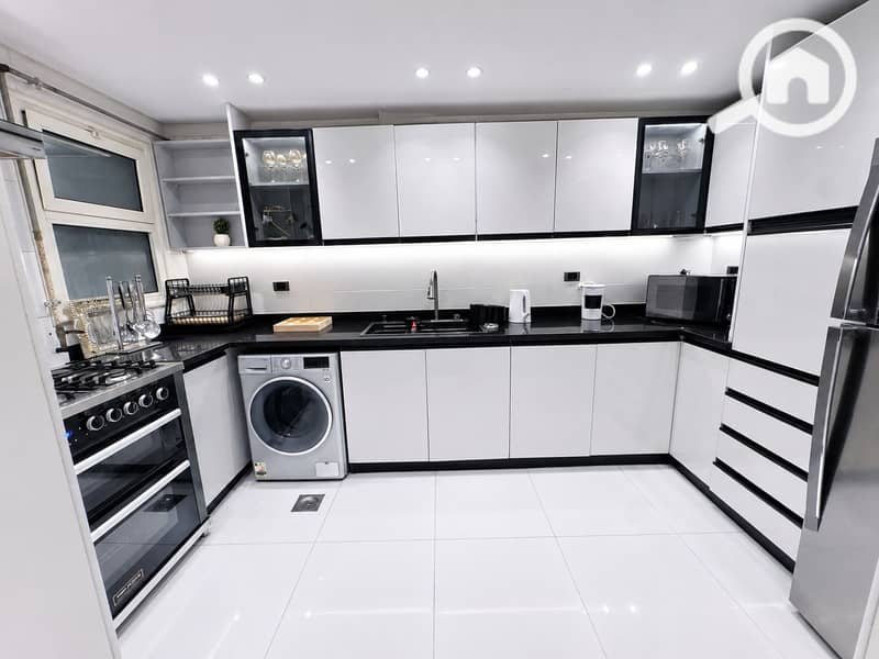 26 Kitchen full view . PNG