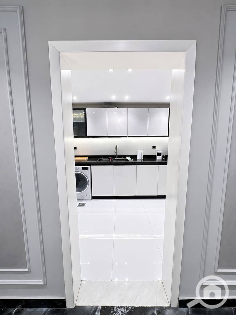 29 Entrance kitchen . PNG