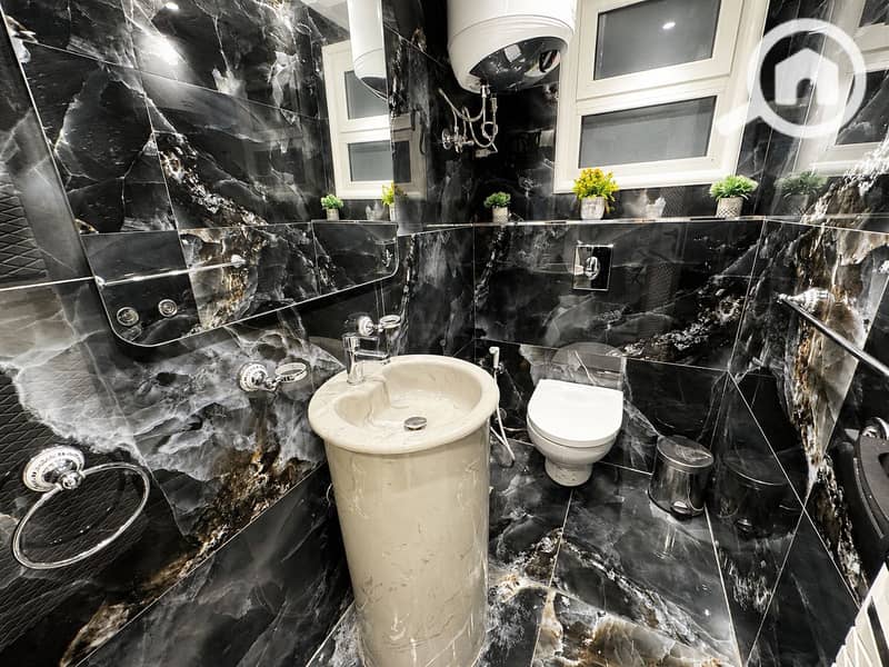 36 Dining bathroom . PNG