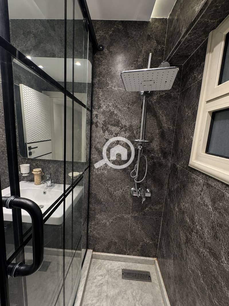 40 Master bathroom shower. PNG
