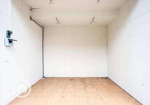 9 empty-modern-shop-photo. jpg