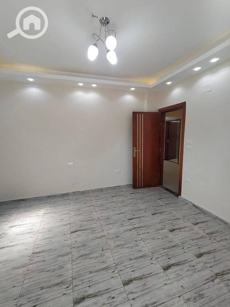 12 704db803-e6b0-4e90-9631-2fee1de23afa. jpg
