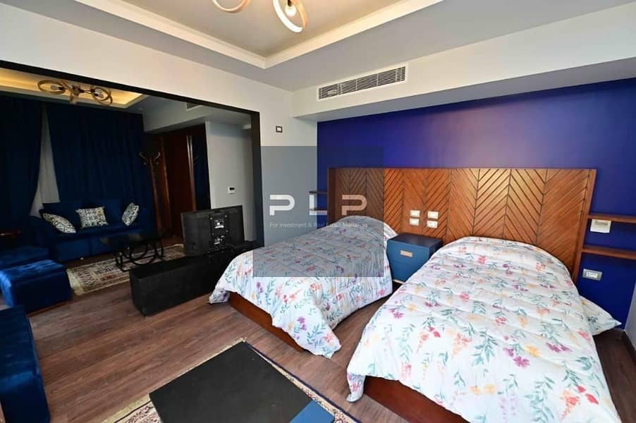 Standalone villa for rent fully finished with furniture and air conditioning in a prime location at Hyde Park Compound New Cairo on South 90th Street - Vista 4