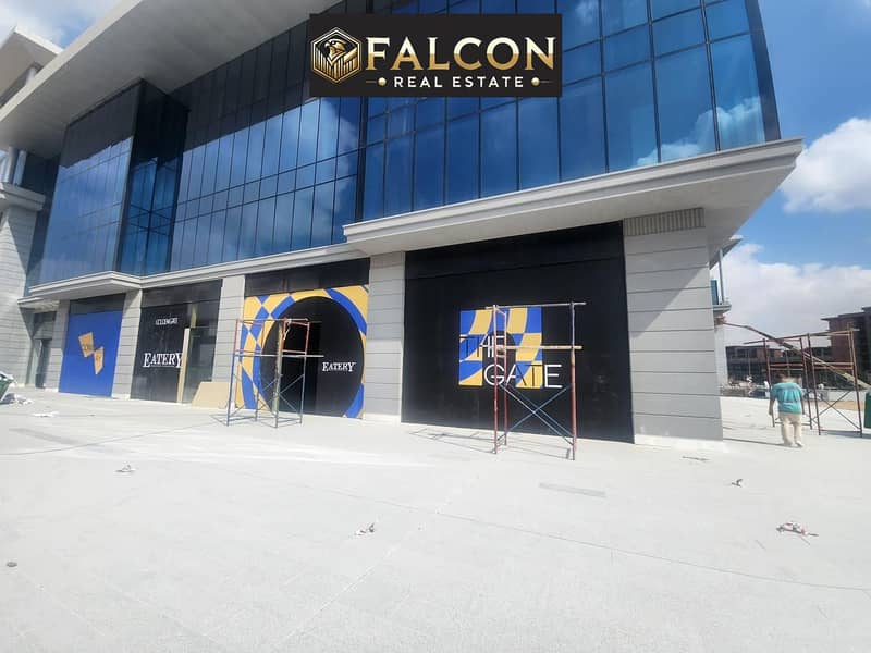 Shop with a sea view, ready for immediate occupancy, opposite the American University in Cairo (AUC) in Golden Gate Mall, with payment plans up to 3 y - Widok 4