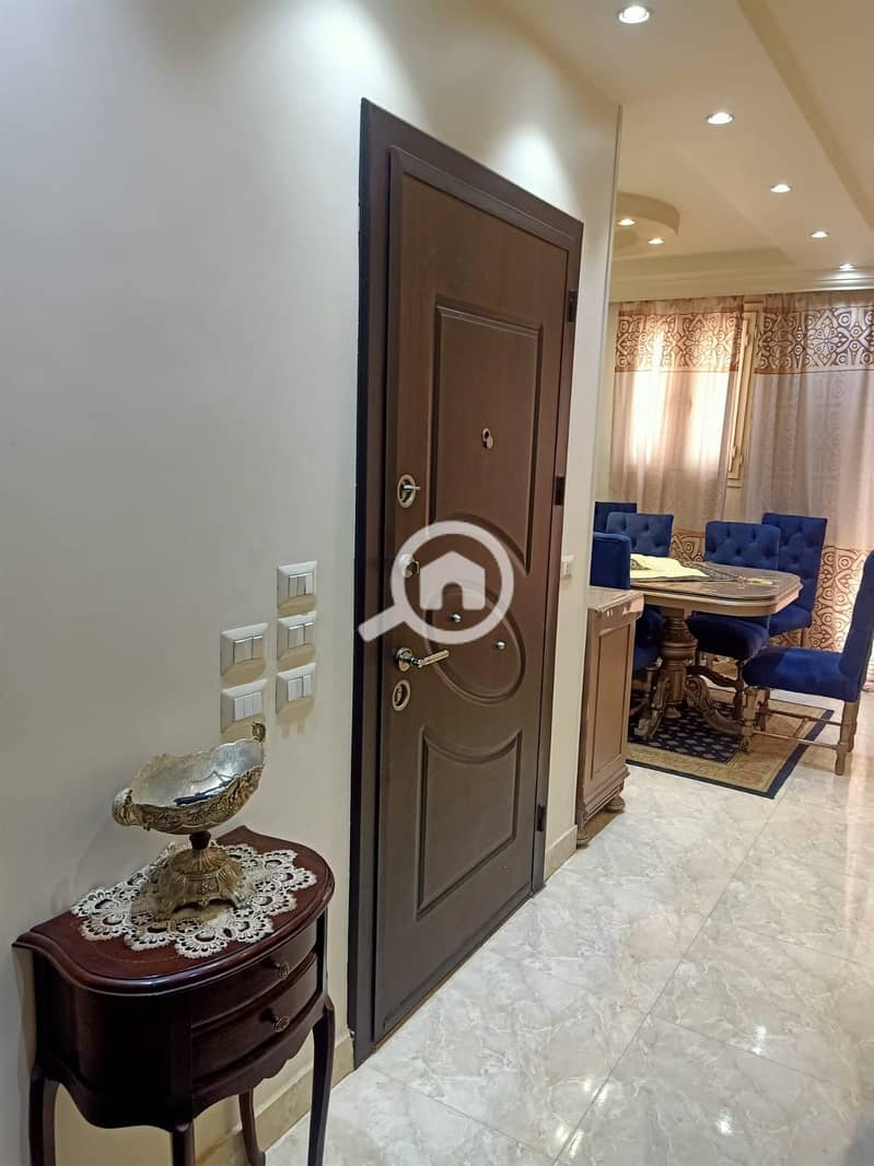 Roof for sale directly on North Ninety | 200m with 40m terrace | Al-Banfsej 3 – Fifth Settlement - Bild 4