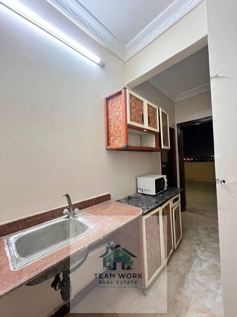 For rent: A stunning studio apartment with an open view and a giant terrace in the heart of Beverly Hills! - Fler