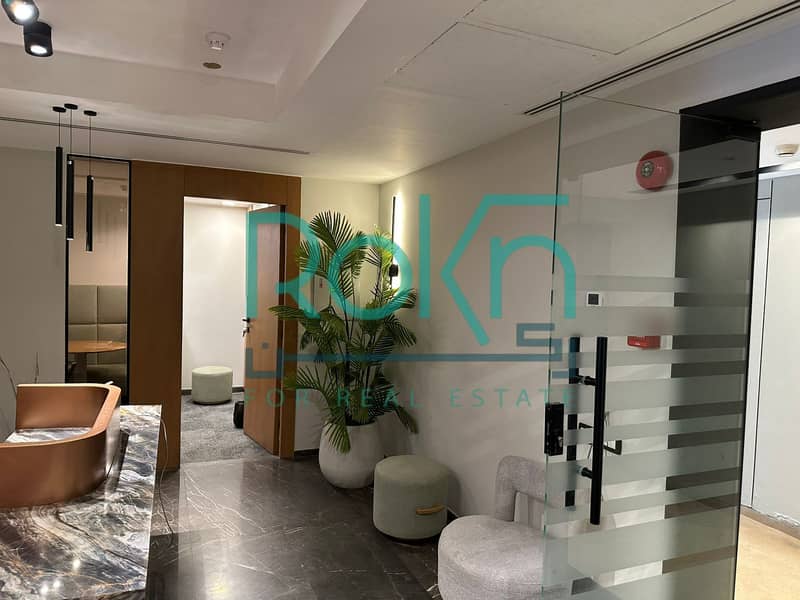Furnished office for rent-plaza view in Park street - Widok 3