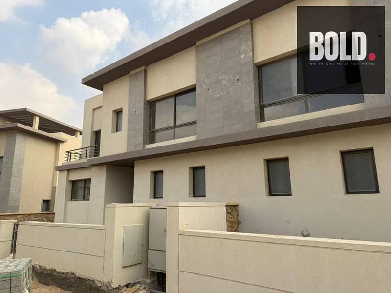 own luxury twin house 357 sqm in swan lake residence new cairo prime location RTM - Vista 5