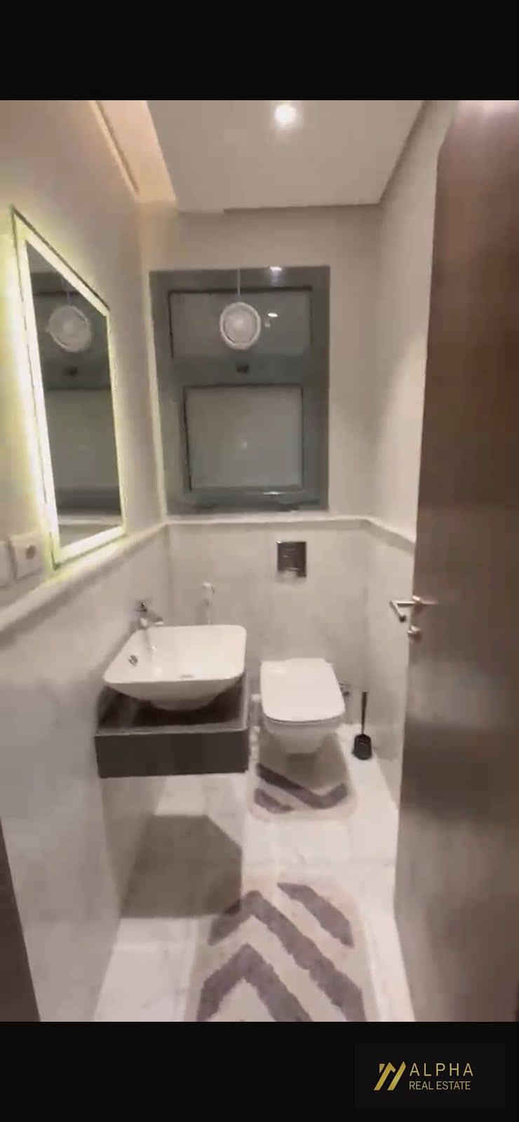 9 1000408855. jpg