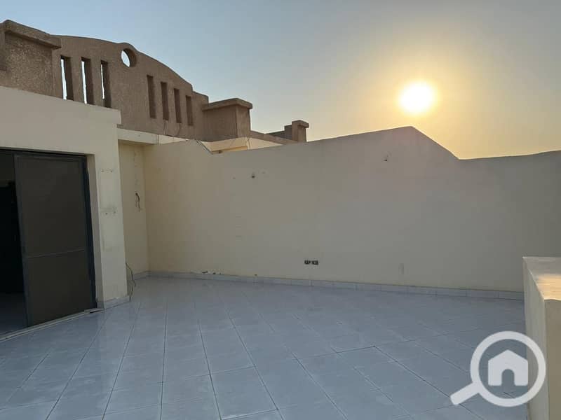 For sale, a roof in South Academy, 158 meters with a garden view next to Cairo Festival - Vista 3