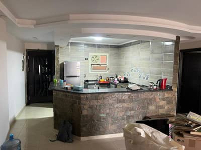 2 Bedroom Flat for Sale in Obour City, Cairo - للبيع شقة ١٤٠ م دور اول على شارع الجامعة الرئيسي - الحي التاسع العبور