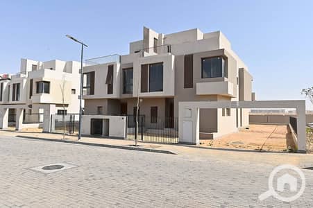 4 Bedroom Twin House for Sale in New Heliopolis, Cairo - SODIC EAST 2. jpeg 4 Bedroom Twin House for Sale in New Heliopolis, Cairo - SODIC EAST 2. jpeg