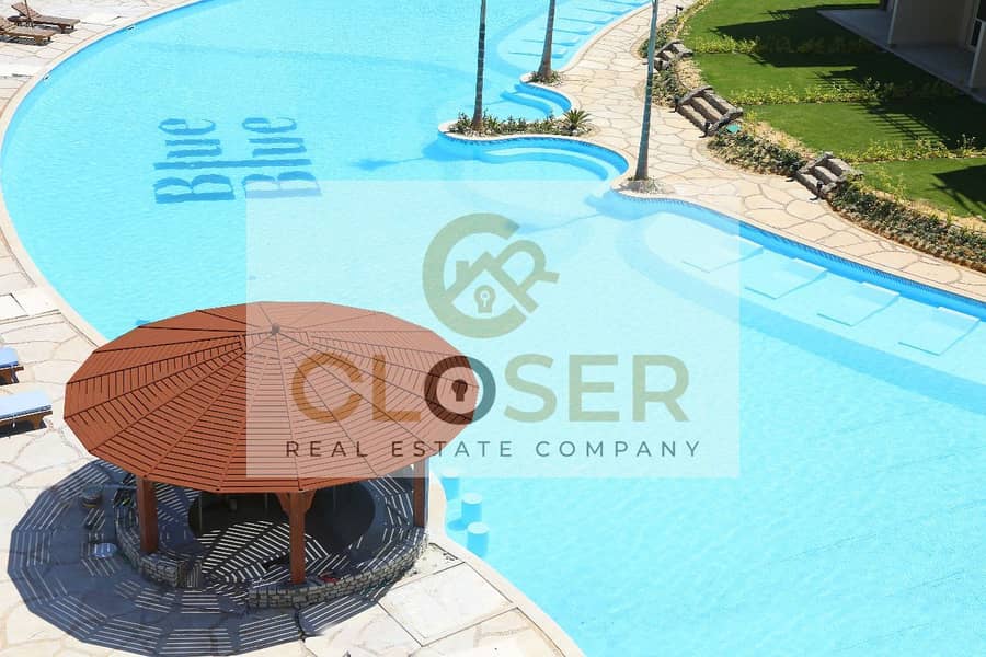 Chalet for sale directly on the sea, immediate occupancy, best layout for 3 bedrooms in Blue Blue Village, Ain Sokhna - Bild 3