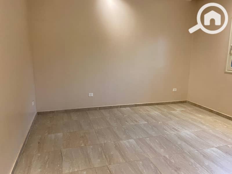 For sale, a first-floor apartment with an elevator in Al Nakheel Compound, New Cairo, next to Swan Lake View Compound, open view. - Ansicht 5