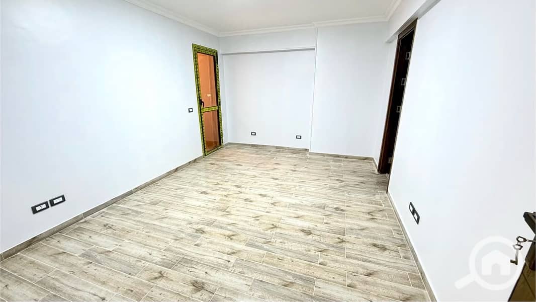 For rent administrative in Kafr Abdu 170m - Ansicht 2