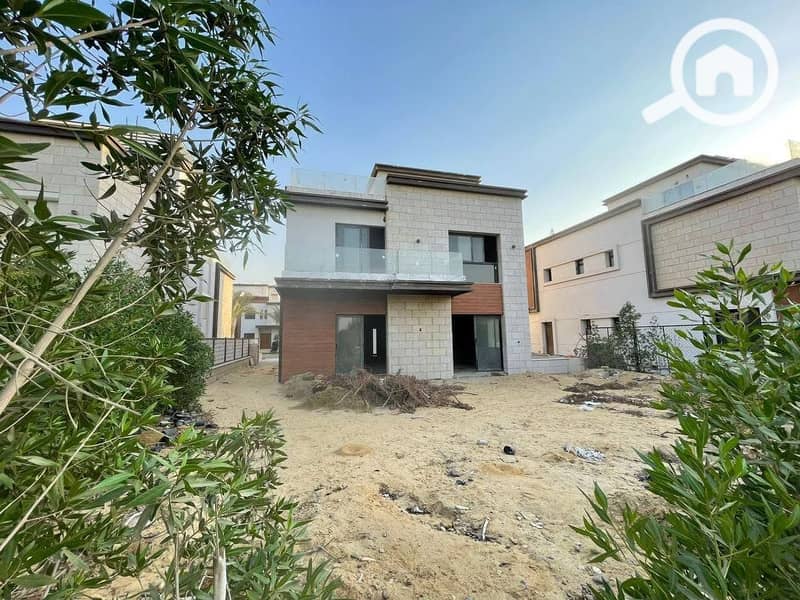 Townhouse in Azar Legacy – Fifth Settlement Unit details: Built area 173 square meters, Garden area 80 square meters - Mehr