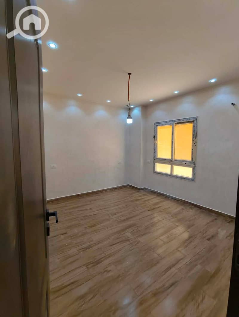 8 1000459981. jpg