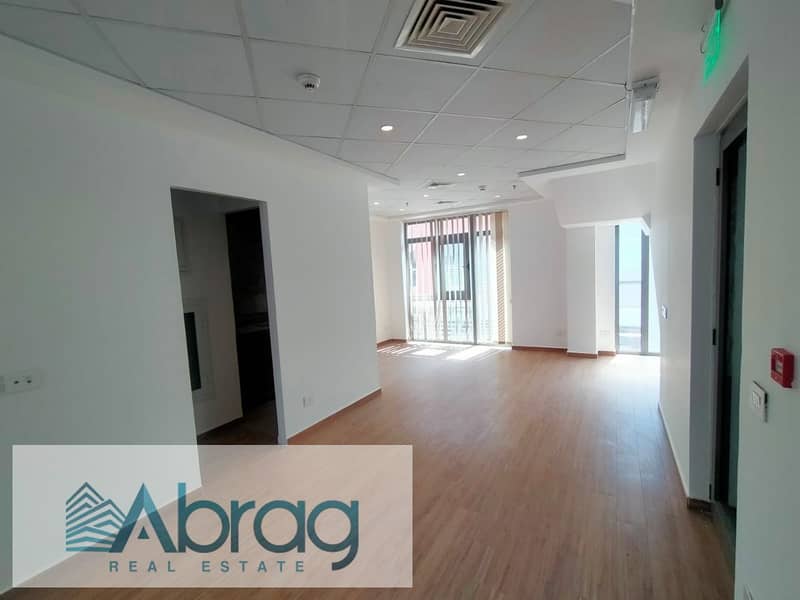 Commercial store of 194 m for sale in The Courtyard Sheikh Zayed | Rented with investment return - Widok 3