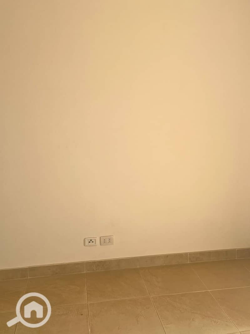 2 70168. jpg