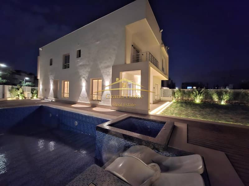 A fully finished standalone villa for resale in Grand Heights compound, near Mountain View, October Plaza, Beverly Hills and Zayed 2000. – pohled 2