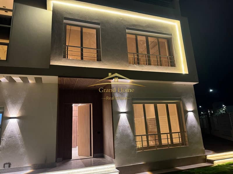 A fully finished standalone villa for resale in Grand Heights compound, near Mountain View, October Plaza, Beverly Hills and Zayed 2000. – pohled 5