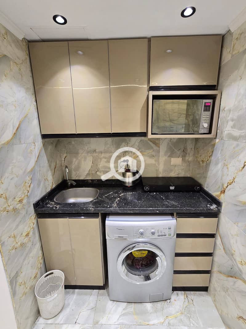 19 1000161494. jpg